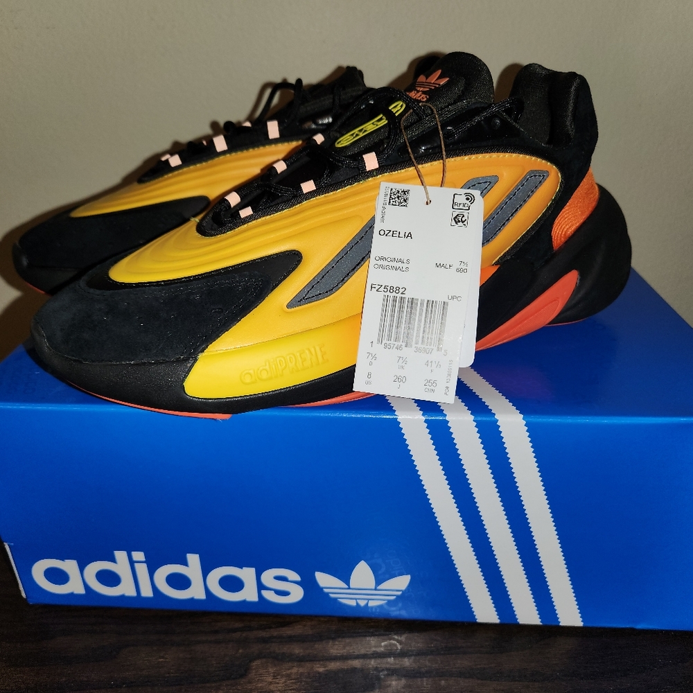 NWT SIZE 8 MENS ADIDAS OZELIA